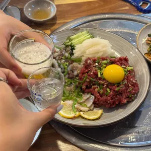 대찬육회 사진