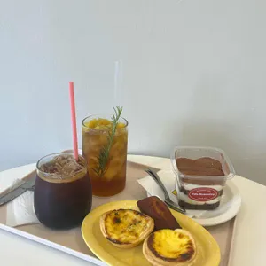 카페 모먼트리 대표 사진