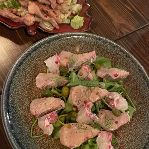 유영 대표 사진