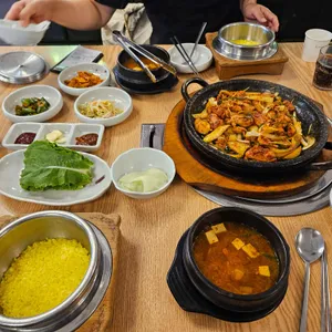 계룡 숯불닭갈비 닭보쌈 대표 사진