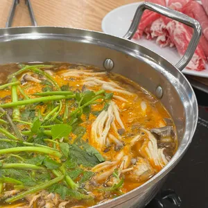 얼큰이샤브샤브손칼국수 사진