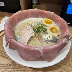 멘지 대표 사진