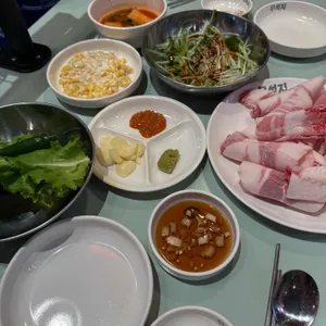 꾸석지 돌판한우 대표 사진