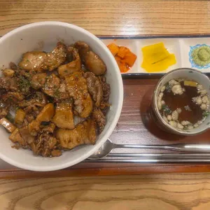 핵밥 사진