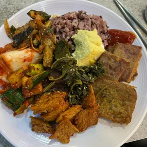 명품한식뷔페 사진 1