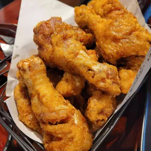 교촌치킨 사진