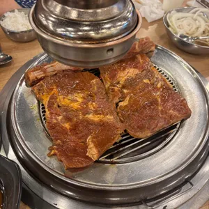 흥부골숯불돼지왕갈비 대표 사진