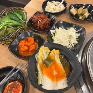 흥부골숯불돼지왕갈비 사진
