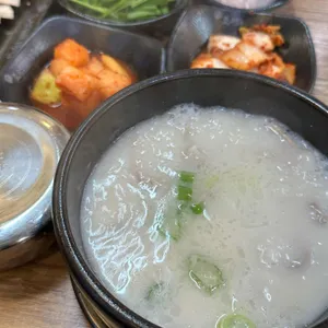 조선돼지국밥 대표 사진