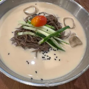 디안 한우곰탕 콩국수 사진