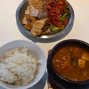 우만동족발집 대표 사진