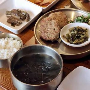 산장 한정식 사진