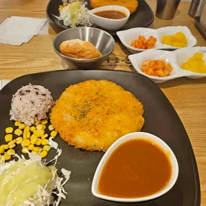 브라운돈까스 강남 포스코점 사진