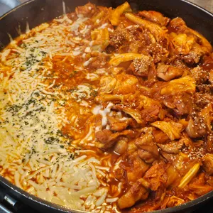 빤닭빤닭 치즈 닭갈비 사진