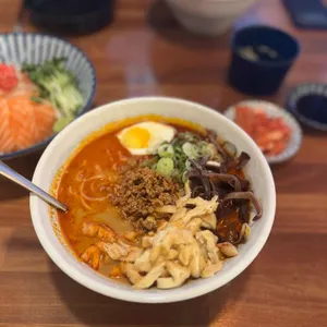 뎅뎅뎅 연어와 덮밥 대표 사진