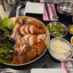 윤밀원 대표 사진