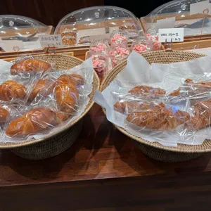 화이트레빗 대표 사진