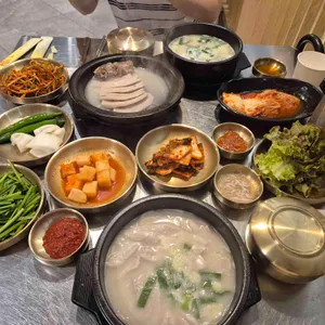 수변최고돼지국밥 롯데백화점 사진