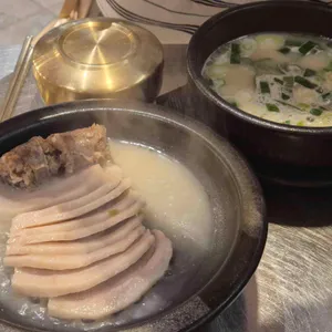 수변최고돼지국밥 롯데백화점 사진 1