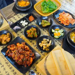 흑마늘보쌈 리뷰 사진