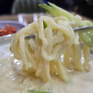 버섯칼국수 사진