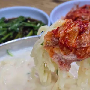 버섯칼국수 사진