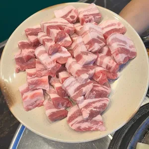 녹차먹인돼지 사진 1