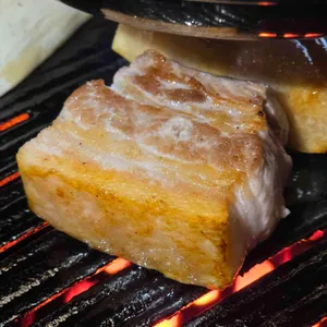 연탄도야지 사진