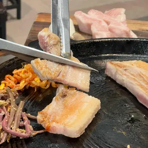 읏듬 사진