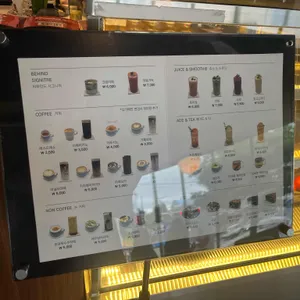 비하인드 리뷰 사진