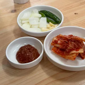 꽃돼지국밥 사진