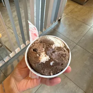 배스킨라빈스 대표 사진
