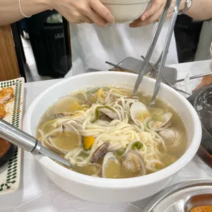옛날보리밥 삼색칼국수 사진