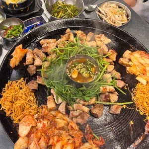 동두천솥뚜껑삼겹살 사진