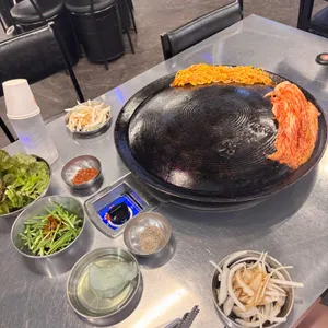 동두천솥뚜껑삼겹살 사진