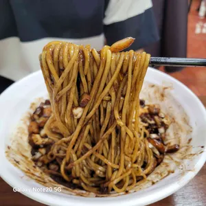 여빈 사진
