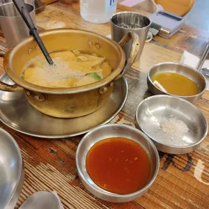 서오릉제빵소 참나무닭장작구이 대표 사진