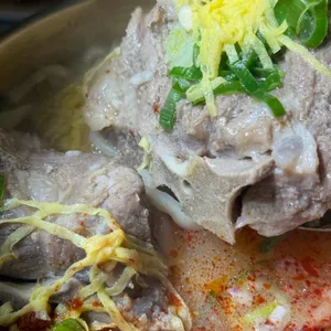 평이담백 뼈칼국수 사진