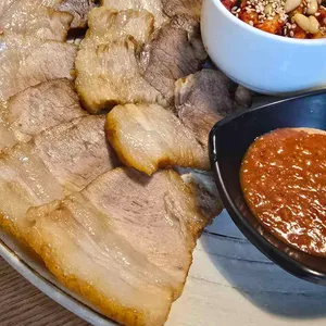 청계산 도토리 사진 1
