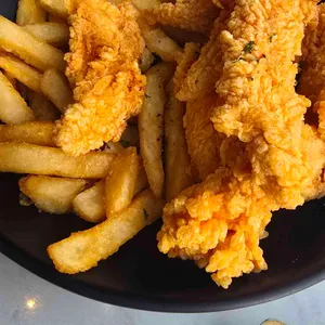 깐부치킨 사진