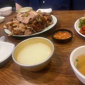 당일왕족발 대표 사진