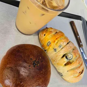 AOP 대표 사진