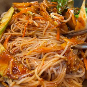 장비빔국수와 굴국밥 보쌈 사진