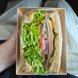 봄날샐러드 대표 사진