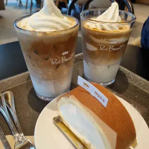 폴바셋 대표 사진