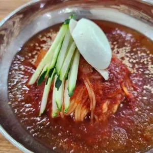 고래밀면 사진