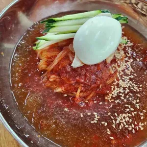 고래밀면 사진