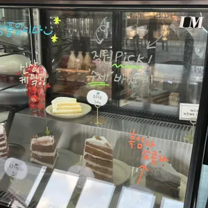 스포트라이트 커피 리뷰 사진