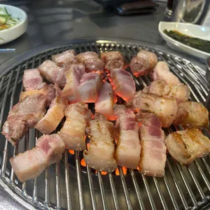 김돈이 대표 사진