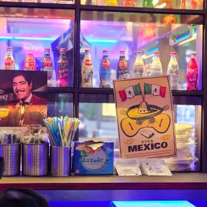 왓에버타코 대표 사진